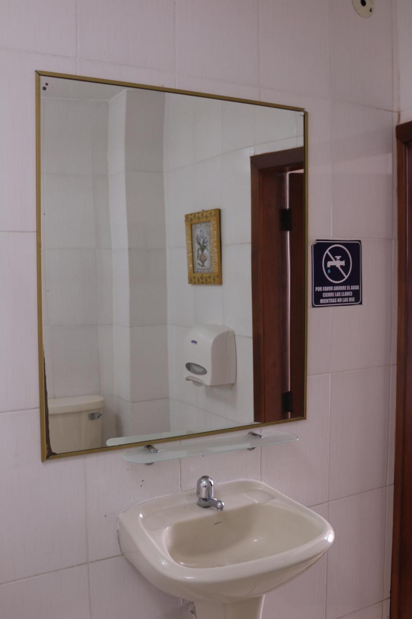 Tropical Inn Hotel Guayaquil Bagian luar foto