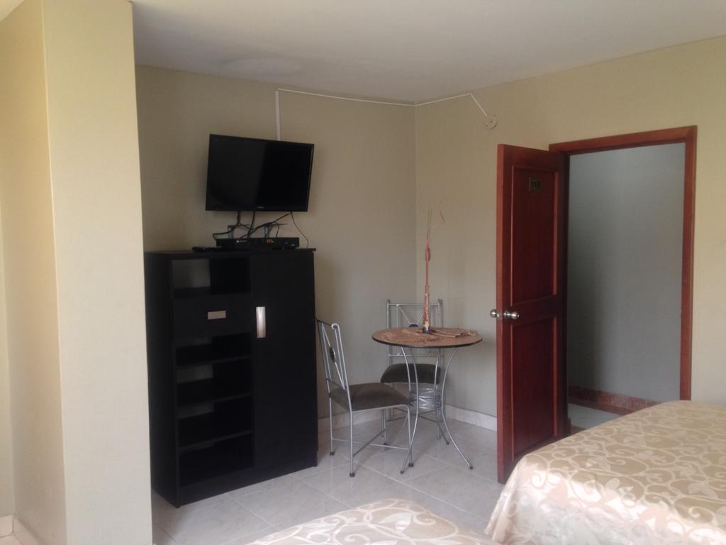 Tropical Inn Hotel Guayaquil Bagian luar foto