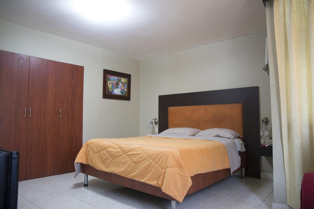Tropical Inn Hotel Guayaquil Bagian luar foto